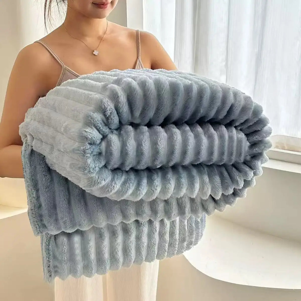 Plaid nervuré ultra-doux coloris Bleu Glacier