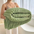 Plaid nervuré ultra-doux coloris Vert Sauge